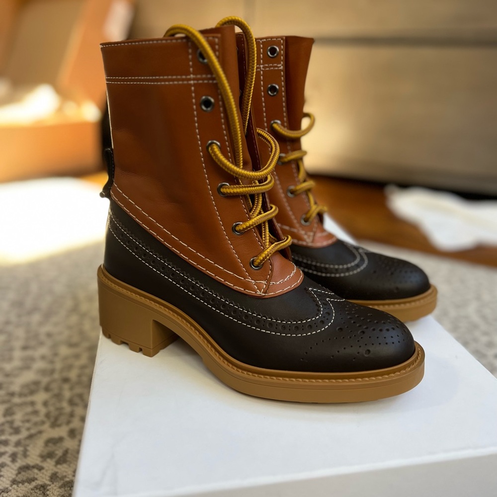 Chloe Franne lace up ankle boot in brown.  NIB SIZE 7
